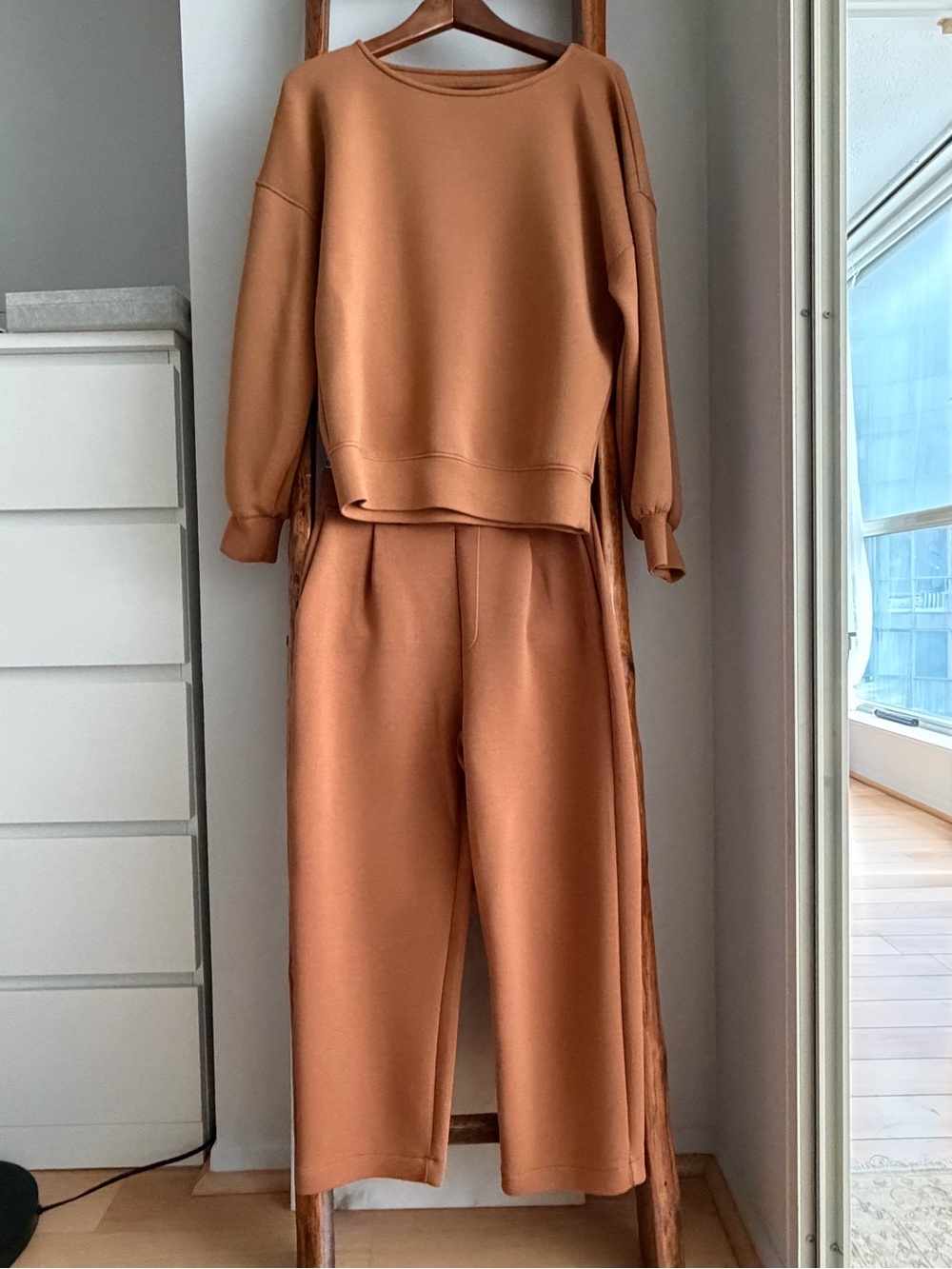 Lezé the Label Set - Amaya Sweater & Haven Pants, Size M - Picture 3 of 10